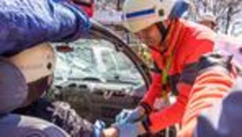 Blaulichtmeile in Cottbus: Rettungskräfte zeigen ihr Können – Woidke lobt Engagement