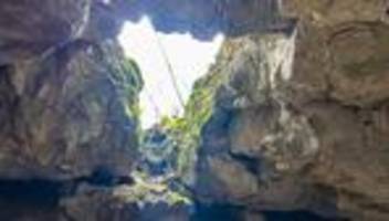 mit helikopter abtransportiert: achtjährige nach absturz in höhle auf dem weg der besserung