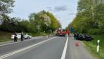 Unfall: Vier Verletzte bei Frontalzusammenstoß bei Bergheim