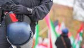 Versammlungsbehörde: Berlin untersagt Darstellung von Hinrichtungen bei Demos