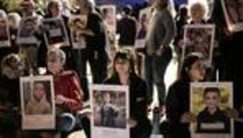 Israel: Tausende demonstrieren in Tel Aviv gegen den Krieg