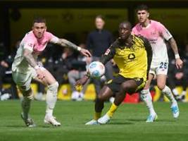 Fans schweigen: Medizinischer Notfall überschattet Bundesligaspiel