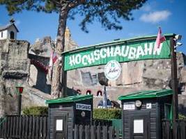 Fünf Menschen verletzt: Achterbahn im Wiener Prater entgleist