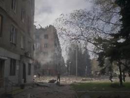 gefangenenaustausch erfolgreich: russland greift kramatorsk kurz vor waffenruhe mit gleitbombe an