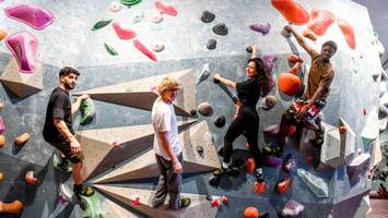 wie geflüchtete an einer kletterwand ihre „Ängste und sorgen vergessen“
