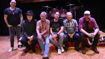 aus einem studio in maschen: ex-musiker von truck stop erobern country-charts