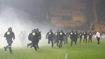 schon wieder dynamo-fans! polizei verhindert massenschlägerei vor nürnberg-spiel