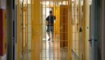 Arbeit im Gefängnis: Thüringen plant höhere Entlohnung für Arbeit hinter Gittern