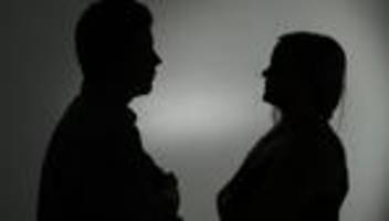 Befragung: Umfrage zu Höflichkeit: Umgangston wird rauer