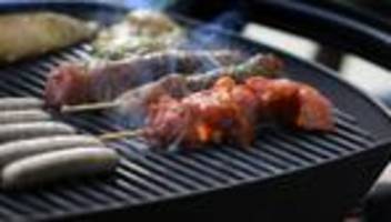 Gefahr beim Grillen: Jugendliche nach Grillabend in Garage im Krankenhaus