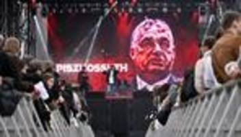 Historische Wahl: Ungarn stimmen über neues Parlament ab