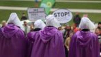 kundgebung: demonstration gegen sexualisierte gewalt