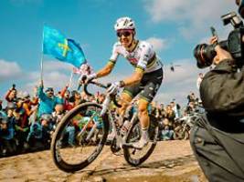 Höllenritt Paris - Roubaix : Fressen oder gefressen werden – Tadej Pogacar jagt den letzten Mythos