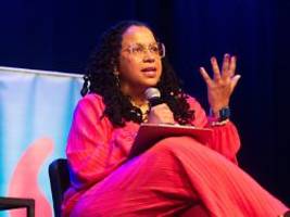 mich interessiert variante 3: tupoka ogette wollte nie rassismusbeauftragte werden