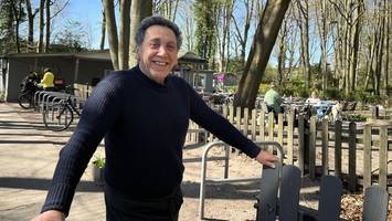 der neue von der minigolf-anlage: waldcafé in niendorf hat wieder einen pächter