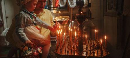 Ukrainer und Russen feiern orthodoxes Osterfest: Hunderte Verstöße gegen geplante Waffenruhe