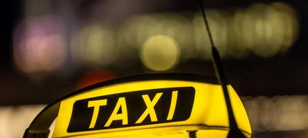 22-Jähriger verweigert Bezahlung nach Taxifahrt und wird aggressiv