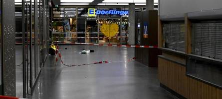 bluttat in sedelhöfe-unterführung am bahnhof: ein schwerverletzter, täter auf der flucht