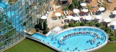 Einsatz in der Therme Bad Wörishofen: Feuerwehr befreit eingeklemmtes Kind mit Spreizer