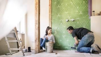 paar gibt fast 69.000 euro aus, um verfallenen wasserturm aus den 30er-jahren in airbnb umzuwandeln