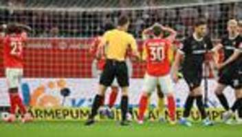 Fußball-Bundesliga: Titeljäger schwärmen aus: Mainz und Freiburg träumen