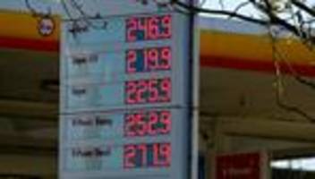 Mineralölsteuer: Wirtschaftsweise kritisiert Koalitionsbeschluss zu Spritpreisen