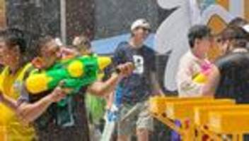 Neujahrsfest Songkran: Thailands wildes Wasserfest startet mit Hitzealarm