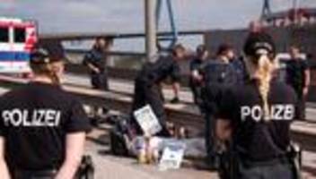 Protestaktion: Köhlbrandbrücke blockiert - Geldstrafe für Klimaaktivist