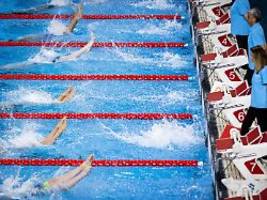 auch beim schwimmen wieder dabei: russische hymne kehrt in nächster sportart zurück