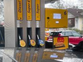 Eine Hilfe mit der Gießkanne: Tankrabatt empört Wirtschaftsweise - und beglückt Lindner