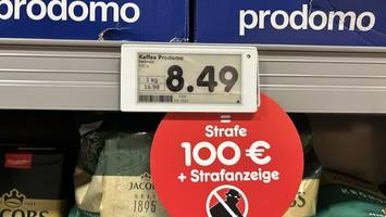 Im Supermarkt: Entwürdigende Regeln am Kaffeeregal