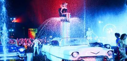 coachella: glitzer, kontroversen – und dazwischen flirten katy perry und justin trudeau