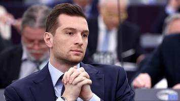 Französischer Rechtspopulist Bardella geht heikle Beziehung ein