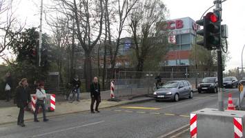 weitere ampel an der b5 in bergedorf? fußgänger sollen leichter queren können