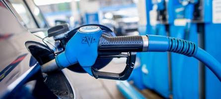 der neue tankrabatt nützt den autofahrern, ist aber eine niederlage für wirtschaftsministerin reiche