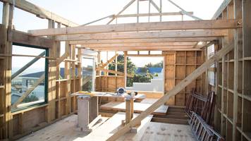 jim baut diy-tiny-home und will damit 213 euro pro nacht auf airbnb verdienen