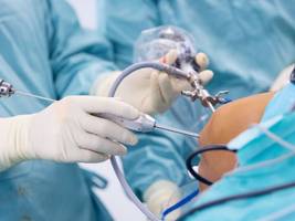 Gesundheitswesen: Weniger Knie-OPs durch Pflicht zur Zweitmeinung?