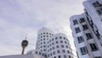 Düsseldorfer Medienhafen: Opfer im Koma: Türsteher wegen Schüssen angeklagt