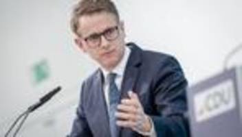 Gesetzliche Krankenkassen: Linnemann will gesetzliche Krankenkassen von 93 auf zehn reduzieren