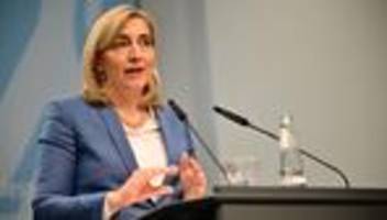 Gesundheitsreform: Warken will beitragsfreie Mitversicherung einschränken