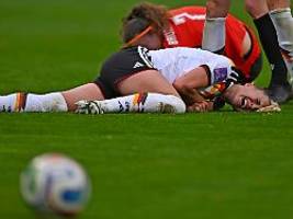 Schock für die Mannschaft: Alle leiden schwer mit DFB-Kapitänin Gwinn