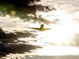 Kerosinmangel befürchtet: Fluggesellschaften rufen nach EU-Nothilfen