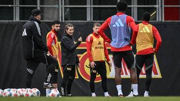 Eta legt los – so verlief der erste Tag der Union-Cheftrainerin