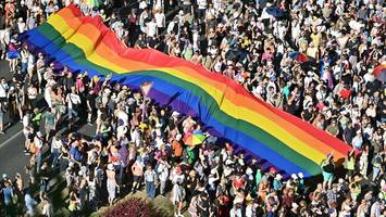 Nach Orbans Niederlage: Was Ungarns queerer Community bevorsteht