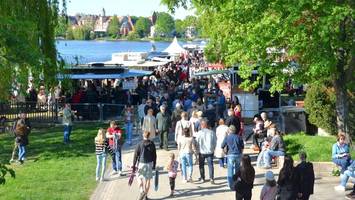 Volksfest-Saison in der Altstadt Köpenick startet mit dem Winzerfrühling