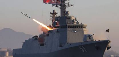 Nordkorea: Kim Jong Un beobachtet Waffen-Test von Marinezerstörer »Choe Hyon«