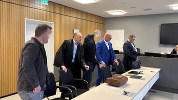 Polizisten lassen betrunkenen Soldaten weiterfahren: Drama auf A20 vor Gericht