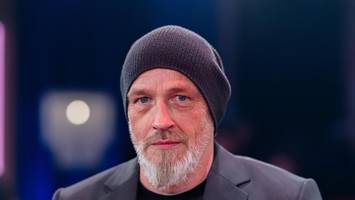 „dummerweise ist es ein tumor“: torsten sträter macht krankheit öffentlich