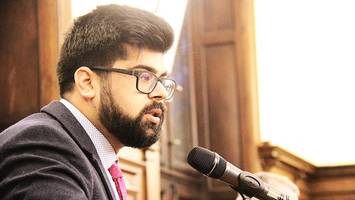 chaos-rathaus harburg: links-fraktion serviert ihren chef eiskalt ab