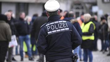 fühlen sie sich sicher? warum 22.000 hamburger post von der polizei bekommen